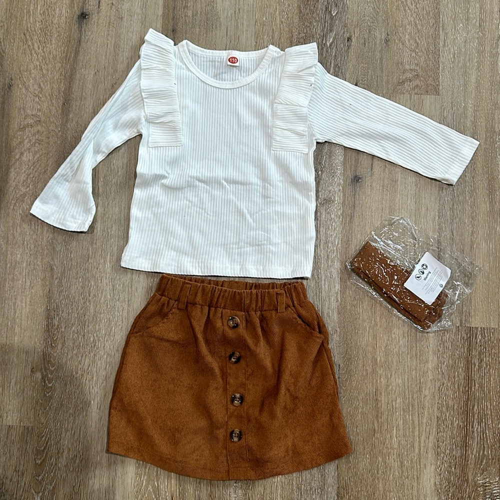 NWT soly hux little girls 5 t skirt and long sleeve shirt. Matching set